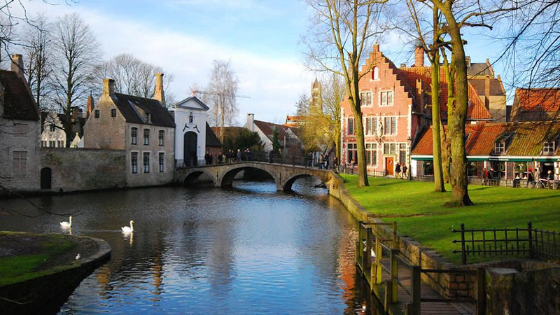 L’incanto delle Fiandre tra i grachten di Bruges